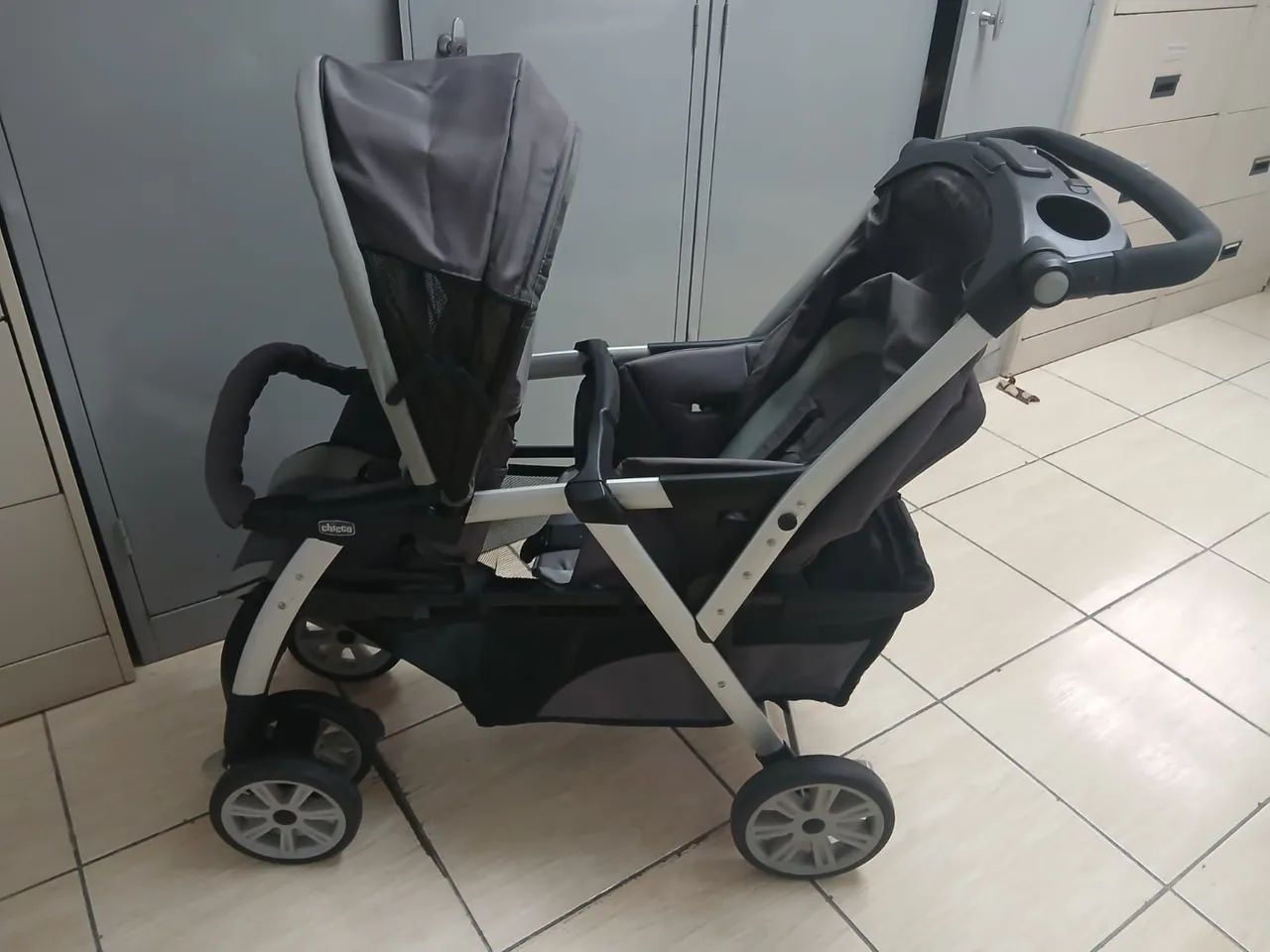 Carrinho para Gêmeos Cchico graphite - Foto 2
