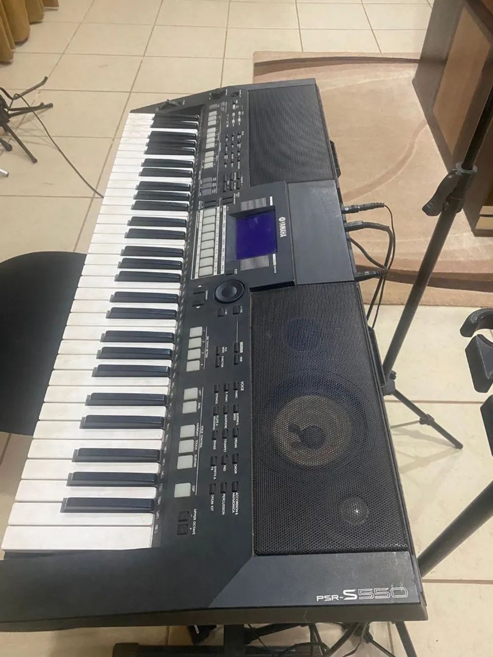 Teclado Yamaha psr e550