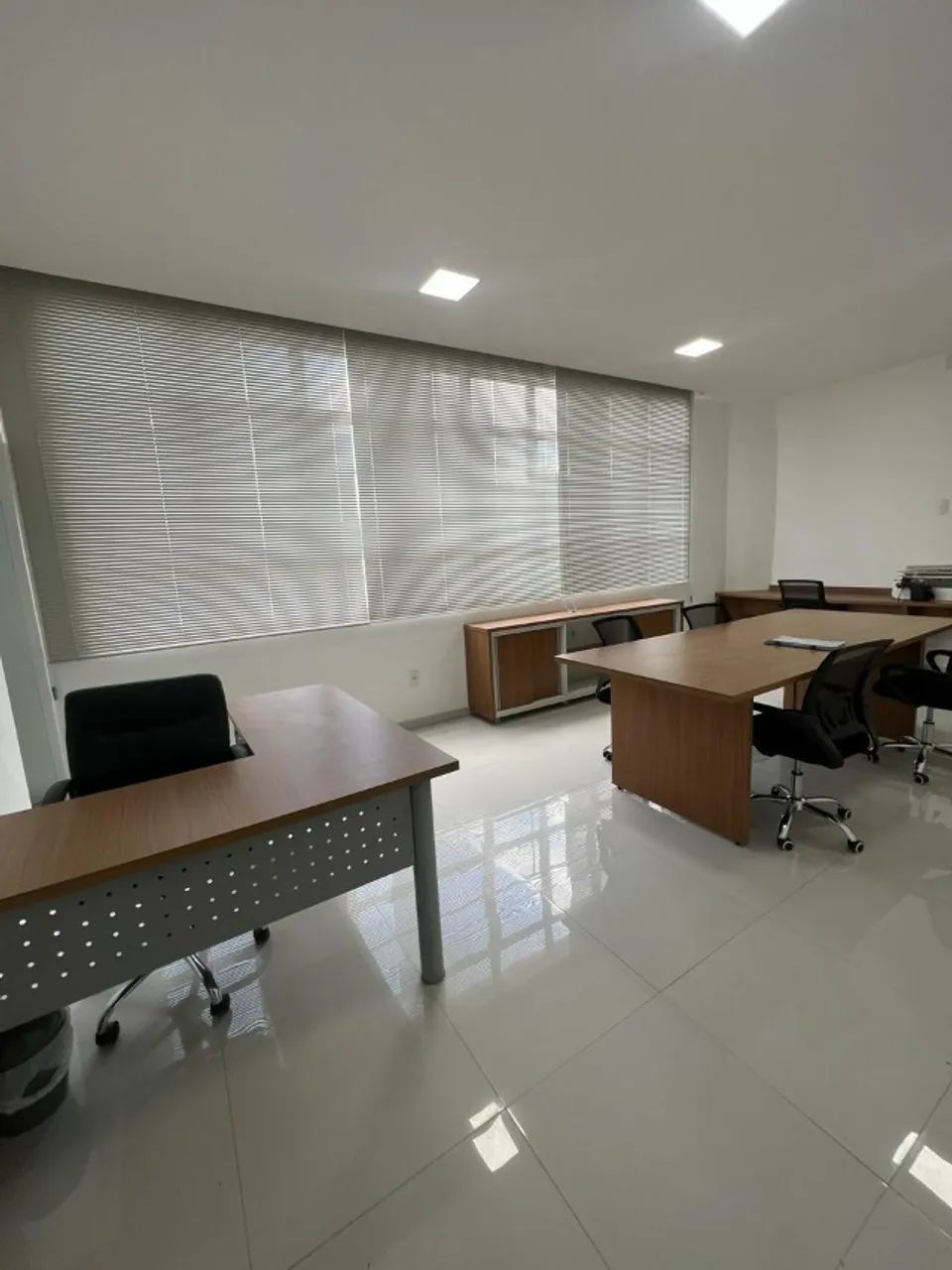 ALUGO SALA COMERCIAL MOBILIADA EM FRENTE AO BRADESCO
