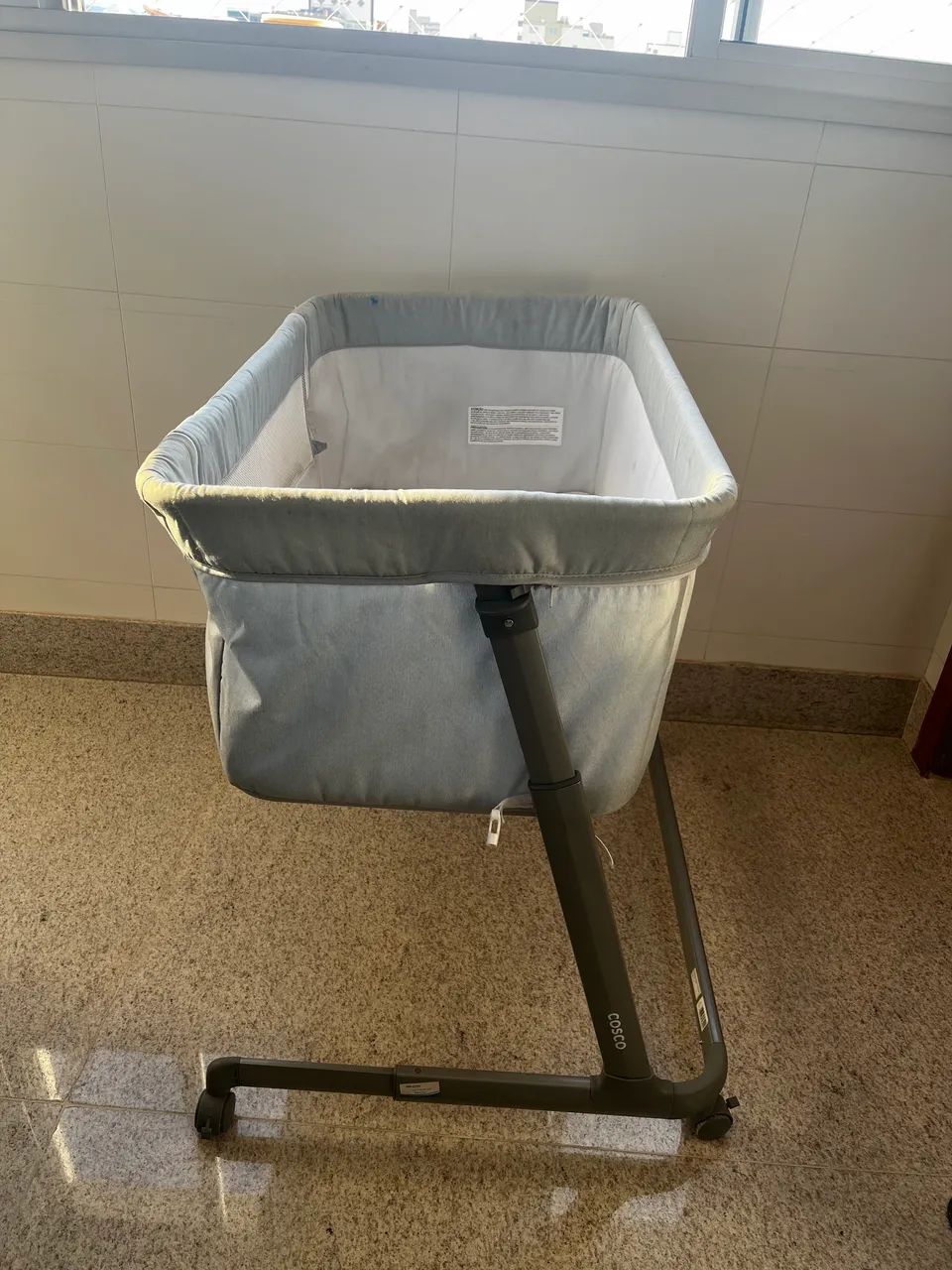 Berço Portátil Cosco com rodinhas