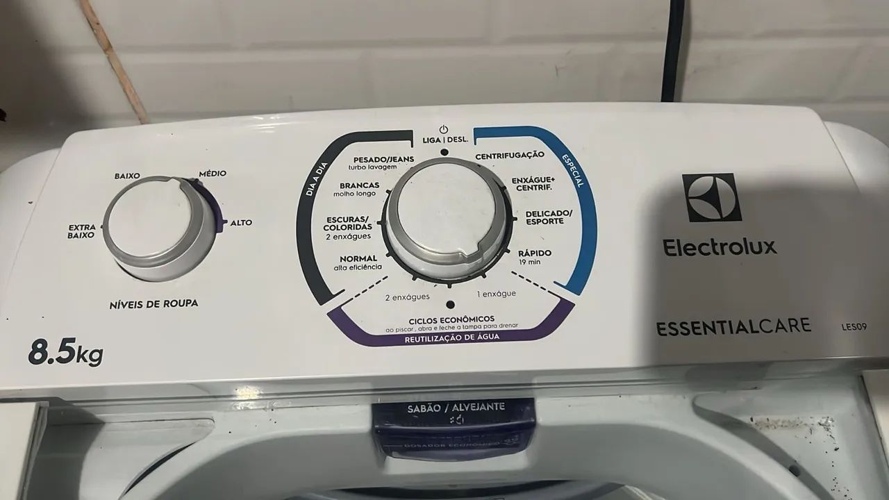 Máquina lava e seca semi nova 