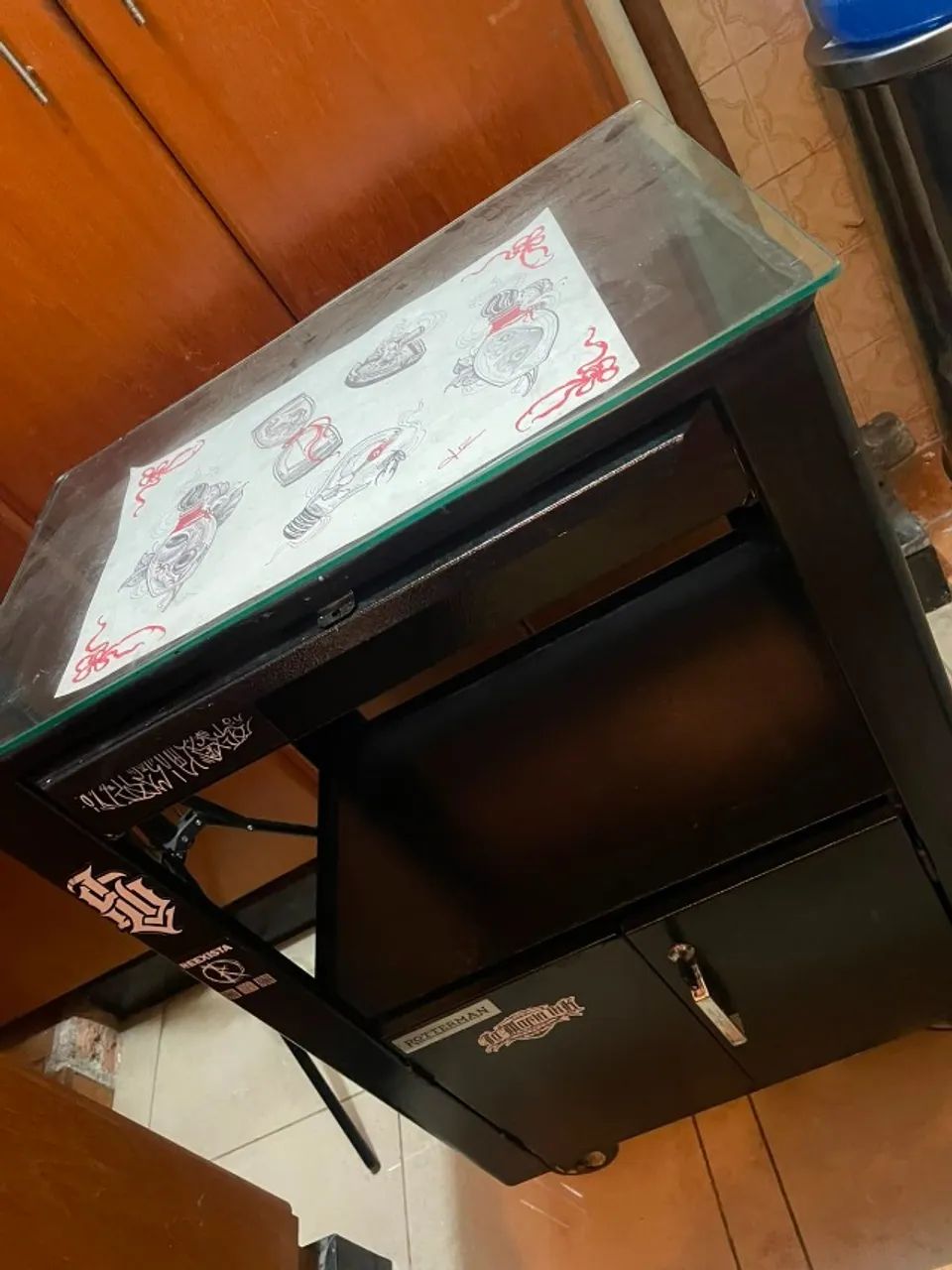 Carrinho para Ferramentas Semi fechado com 1 Gaveta Preto Com Chave