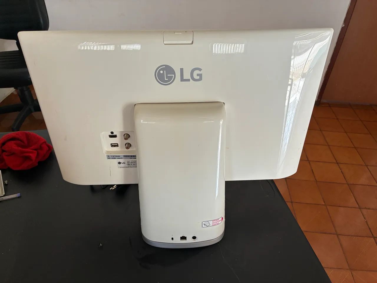 All in One LG24v55