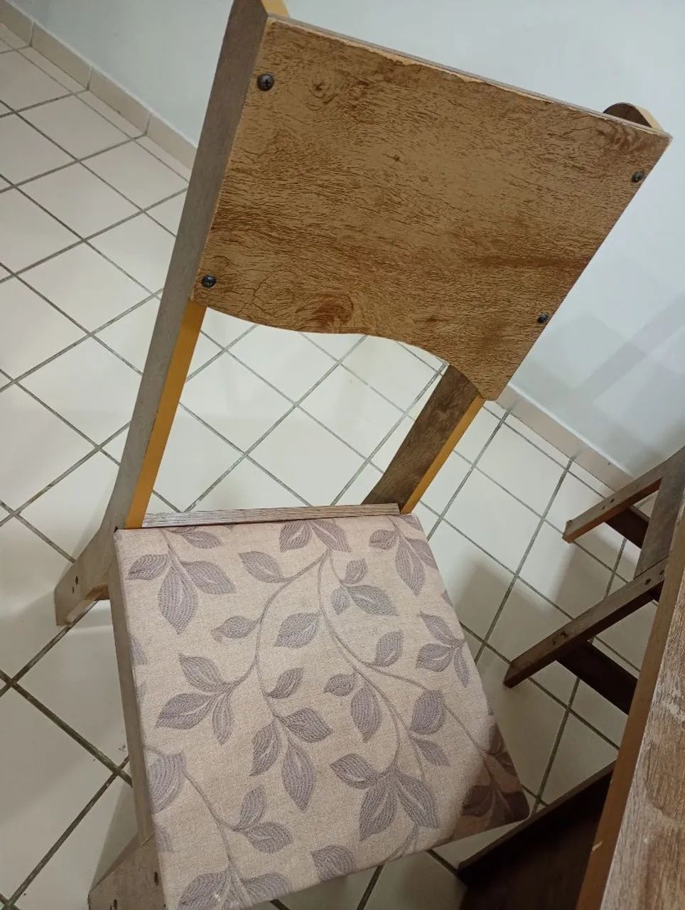 Conjunto mesa e madeira + 4 cadeiras - Foto 4