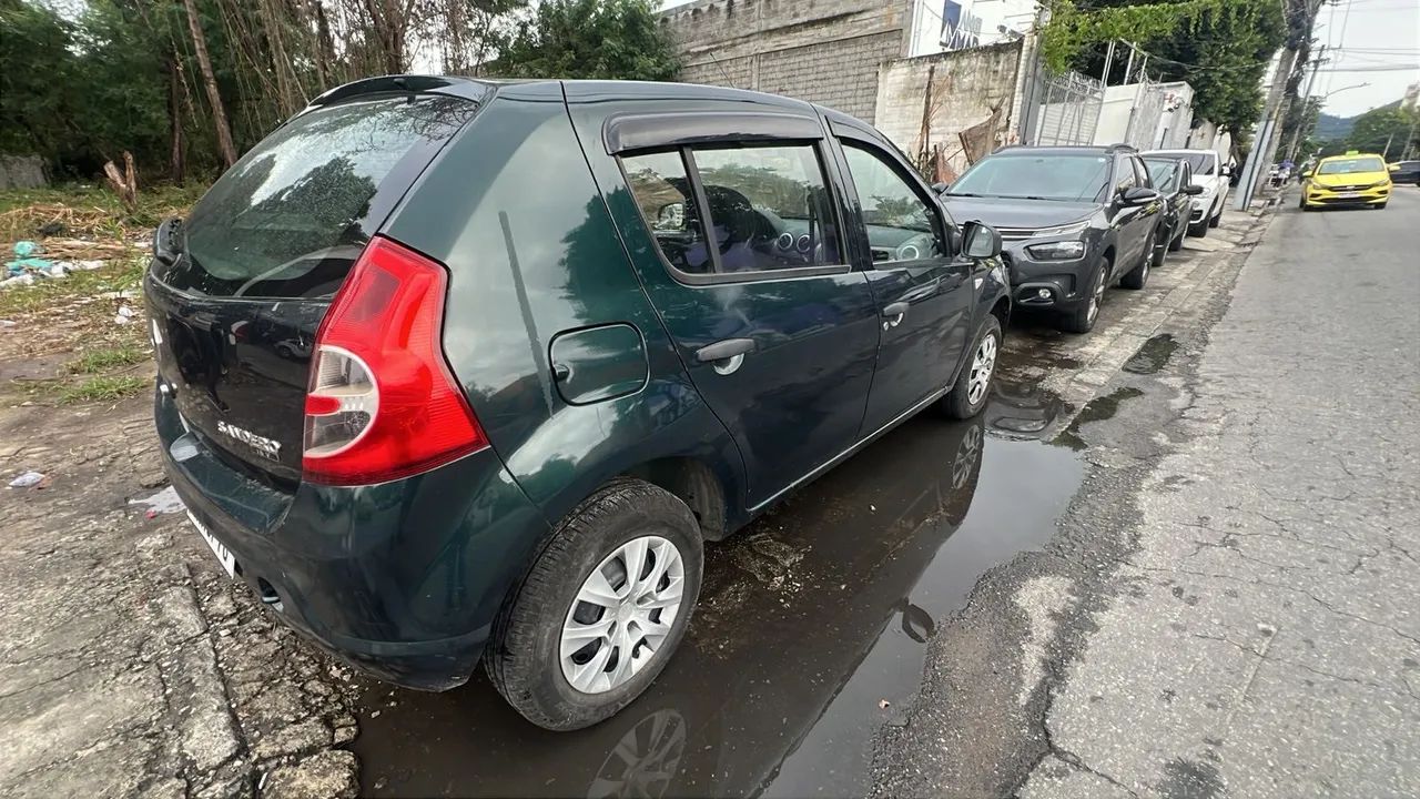 Renault Sandero SANDERO Authentique Hi-Flex 1.0 16V 5p 2011