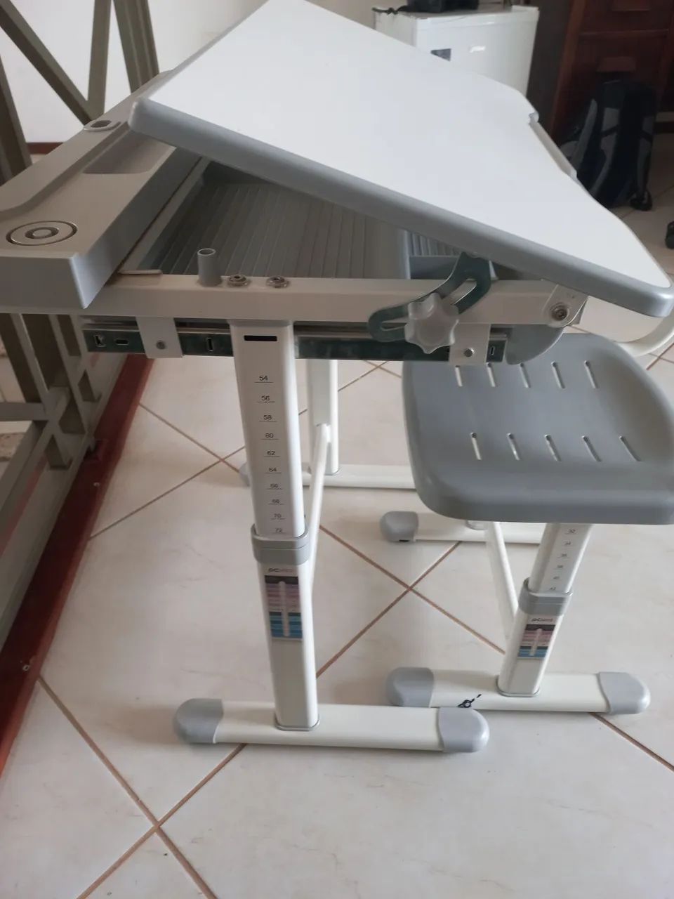 Mesa E Cadeira Infantil Escolar Ajustável - Foto 3