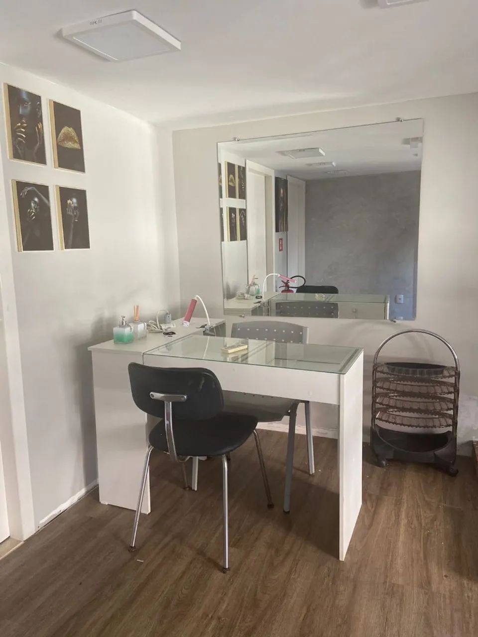 Parceiro e manicure.  - Foto 5