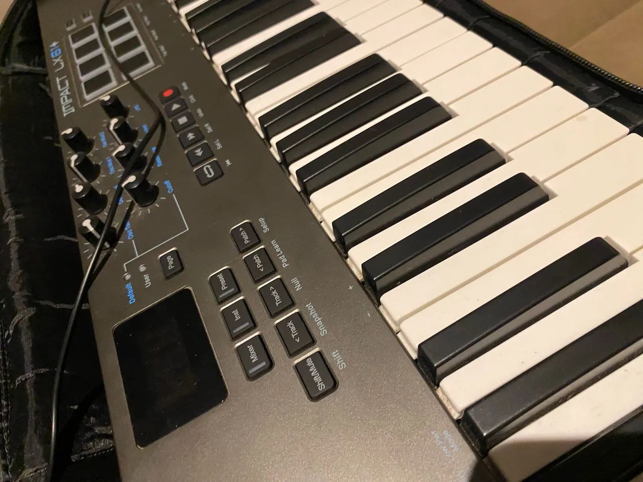 Controlador Nektar Impact Lx-61