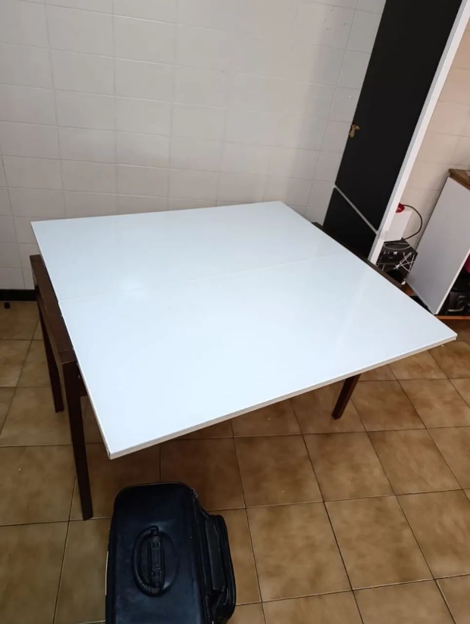 Mesa base em madeira  e topo madeira e vidro - Foto 4