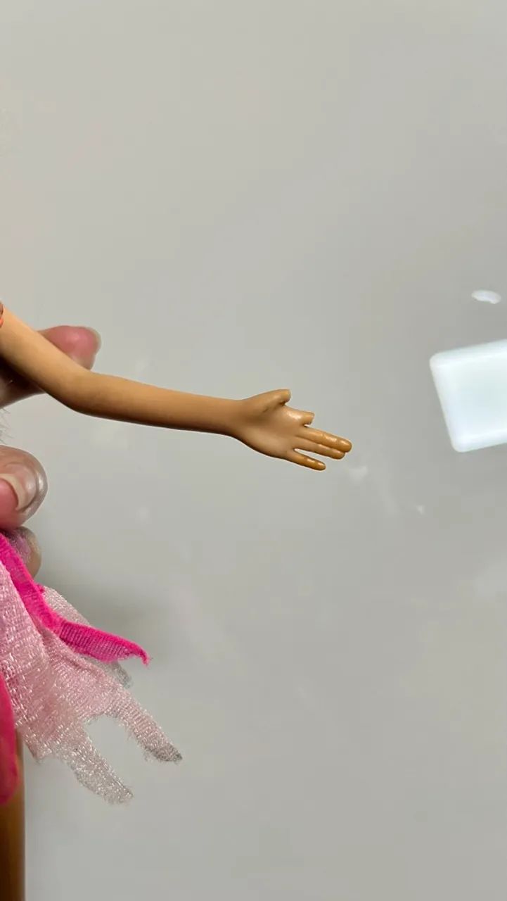 boneca barbie magia do arco íris  - Foto 3