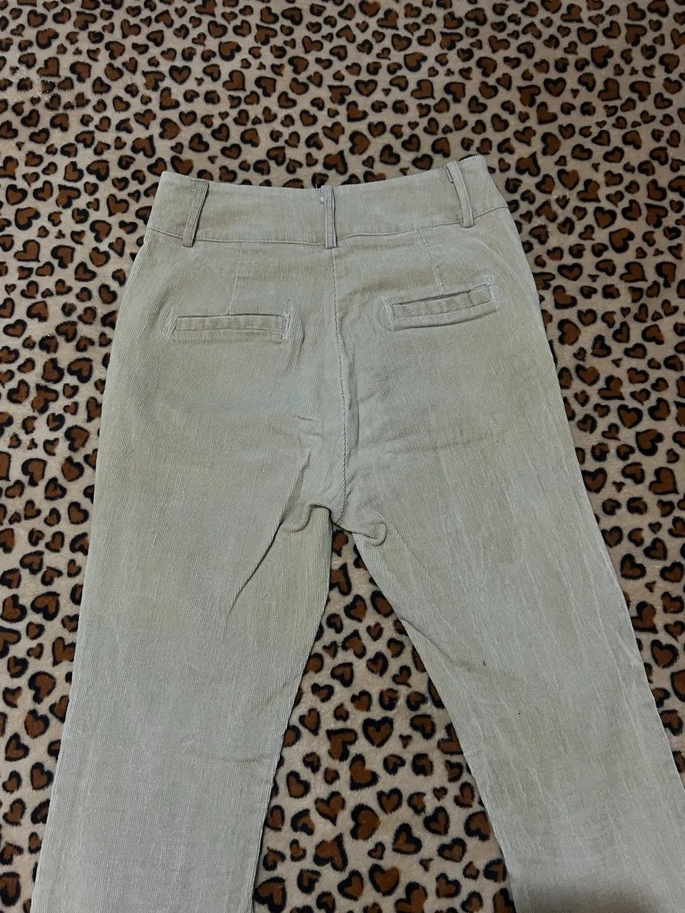 Calça Flare de Cotelê Bege (Mamo) - Foto 2