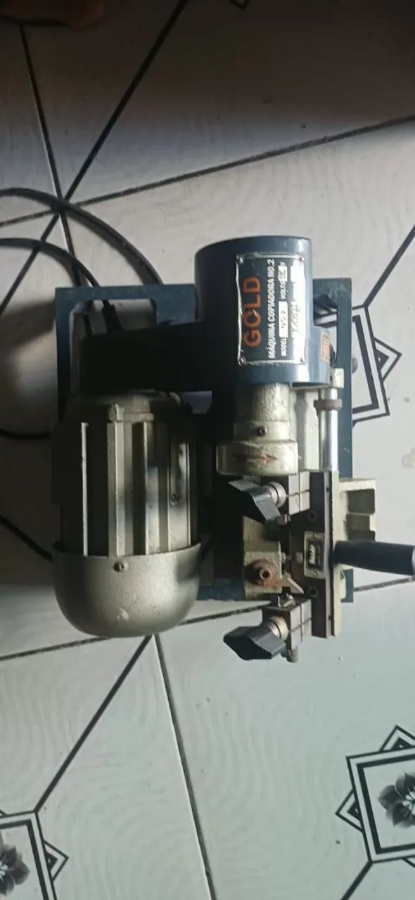 Vende-se Máquina de fazer chave 