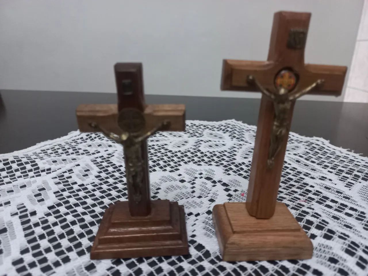 2 mini crusifixo Jesus medida 8  cm e 11 cm 