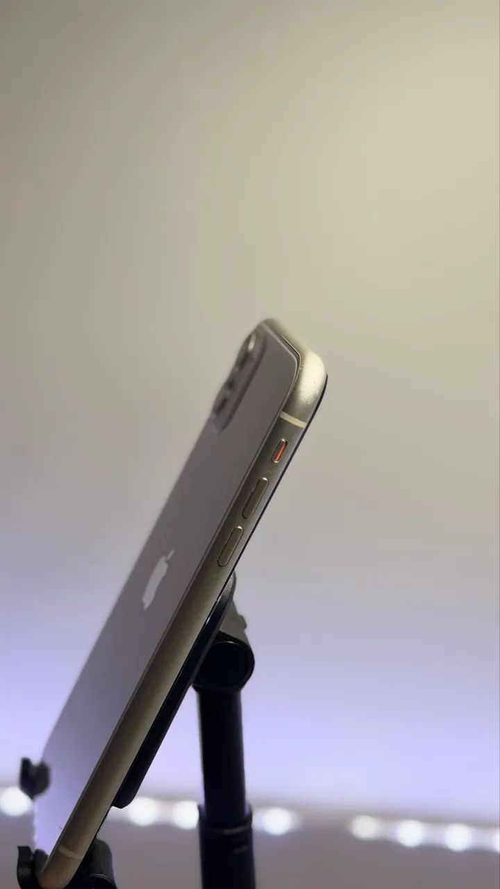 iPhone 11 64gb | Aoarelho com 06 meses de garantia  - Foto 2