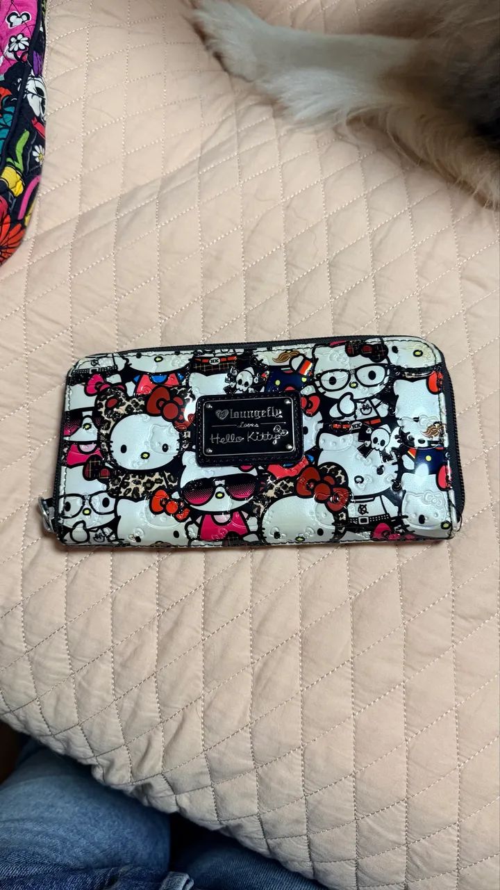 Carteira Loungefly Hello Kitty - Foto 2