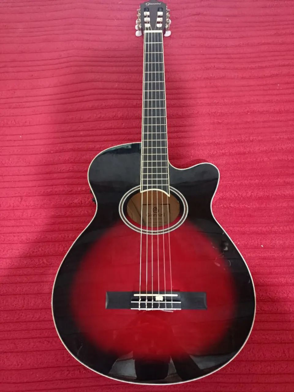 Violão Giannini elétrico. Sou de Itaboraí 
