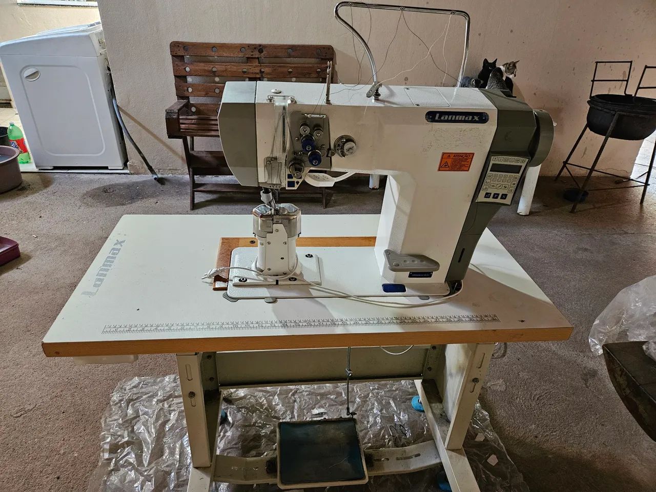 Vende-se maquina de 2 agulhas eletronica - Foto 3
