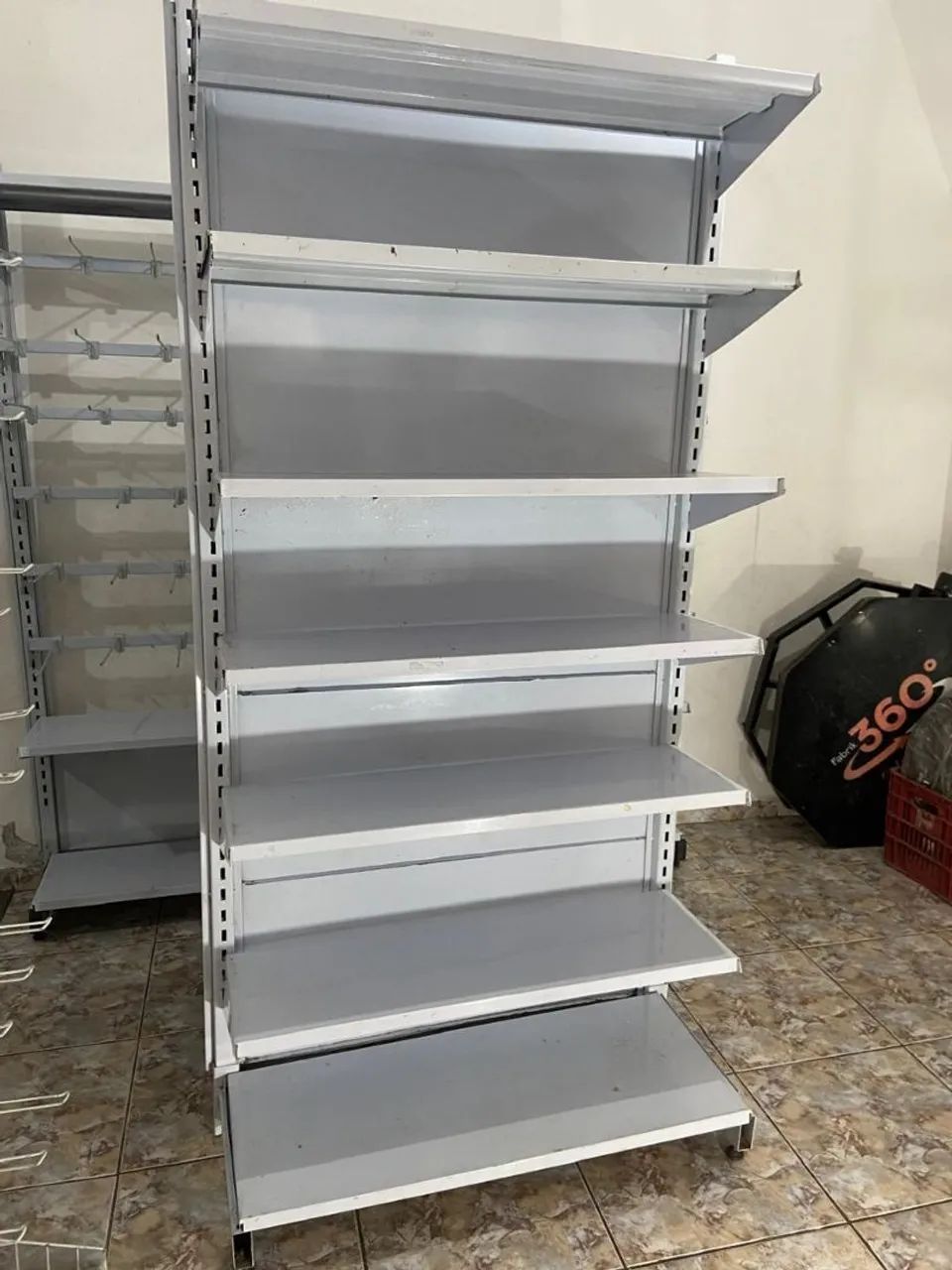 Gôndolas de parede e central para comércio em geral  - Foto 4