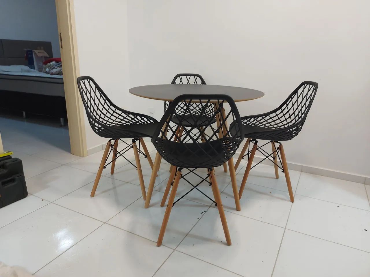 Conjunto de Mesa 90cm + 04 cadeiras - Foto 3