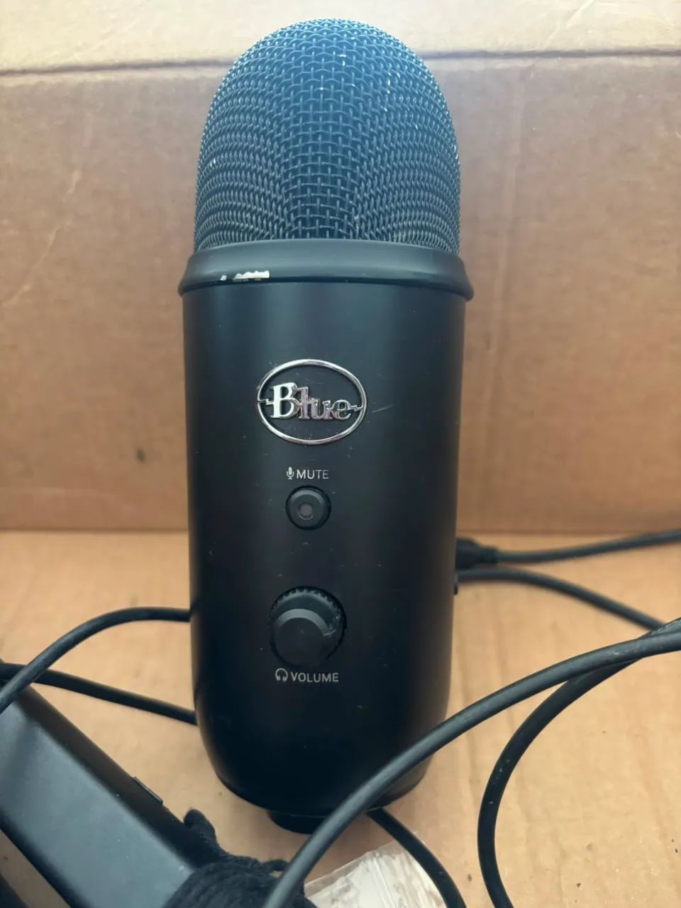 Microfone Blue Yeti Original + Braço Blue Compass + Shock Mount