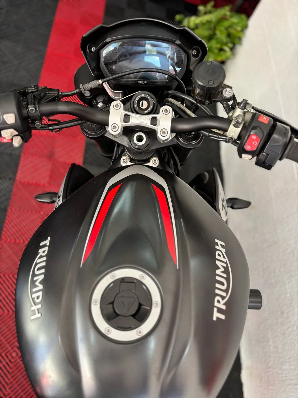 TRIUMPH STREET TRIPLE RS - Foto 5