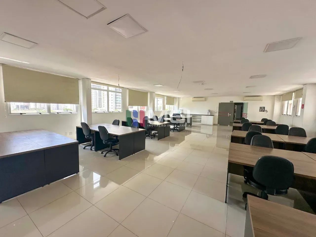 Sala comercial para alugar no Setor Bueno com 130m2