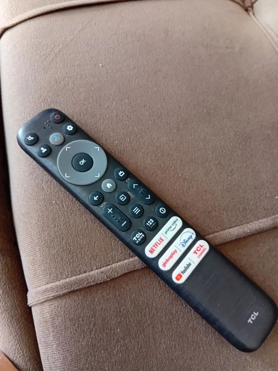 VENDO SMART TV 50 POLEGADAS TCL, SEMI NOVA. Sem detalhes. $1700 telefoneb * -  - Foto 2