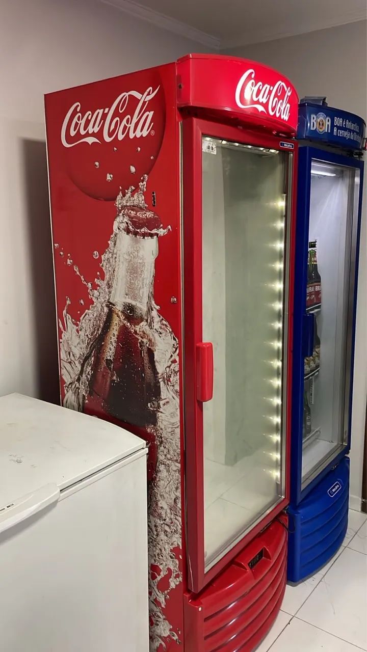 Expositoras Coca-Cola Vertical - Porta de Vidro 378 litros 110 volts (UNIDADE )