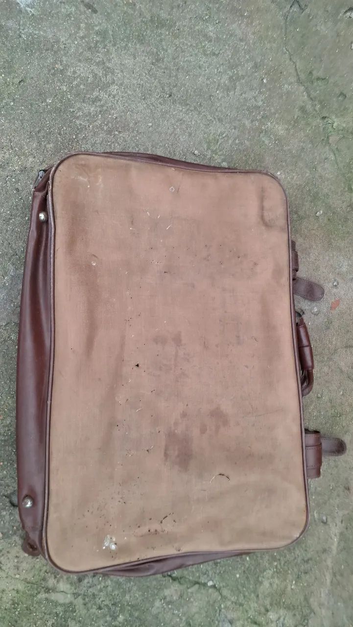 Mala antiga pra restaurar 