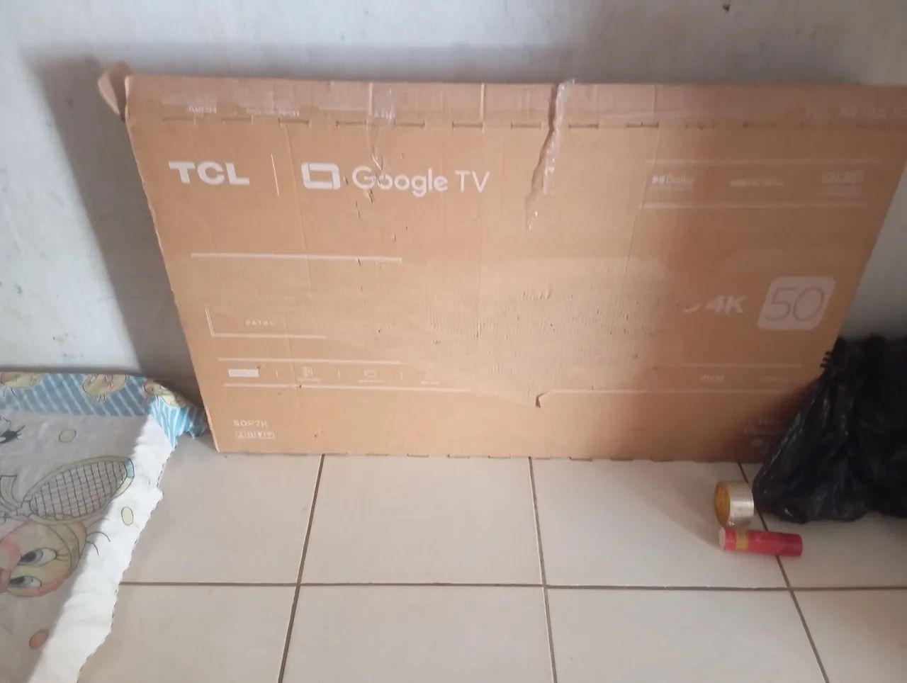 Vendo televisão TCL 50 polegadas seminova com caixa e nota fiscal 
