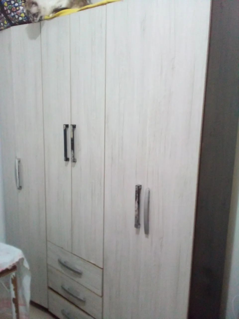 Dois guarda roupa 