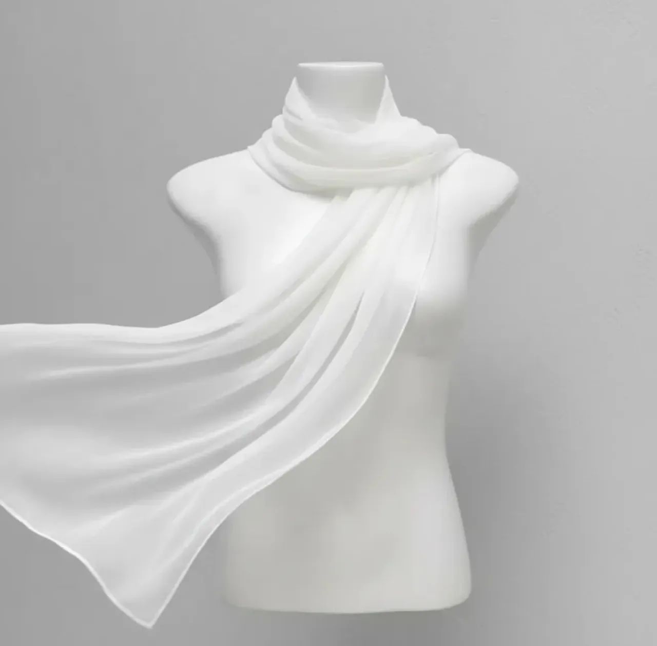 Busto feminino branco  - Foto 2