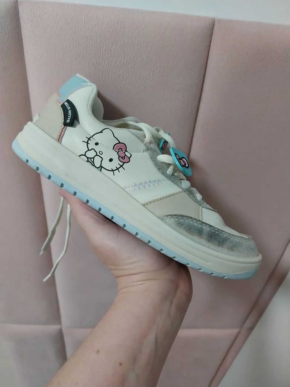 Vendo tênis da Hello Kitty (Semi-novo) - Foto 5