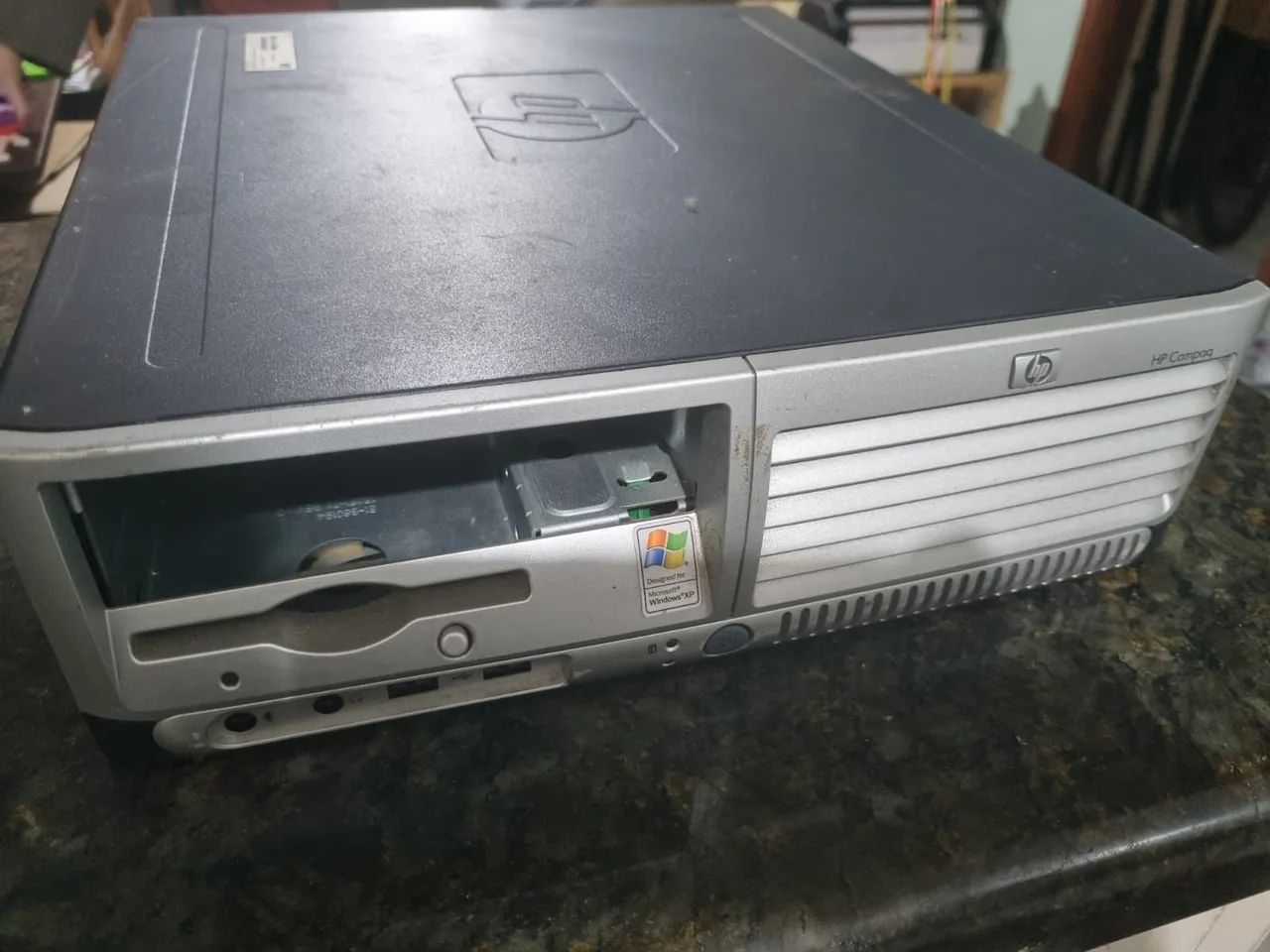 Gabinete desk HP Pentium 4 no estado sem teste 