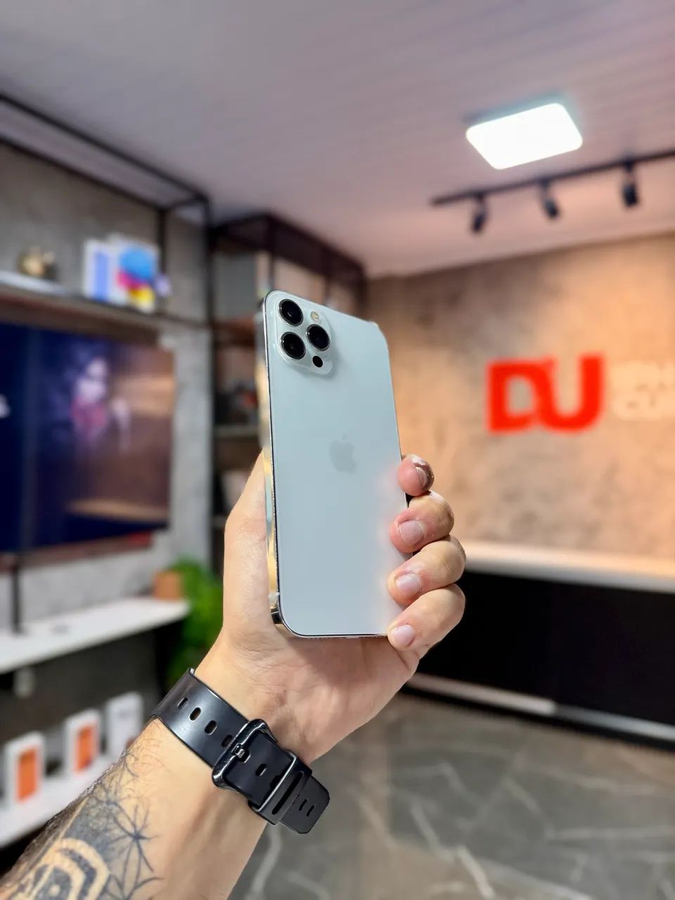 iPhone 12 Pro Max 256GB Prata  - Foto 4