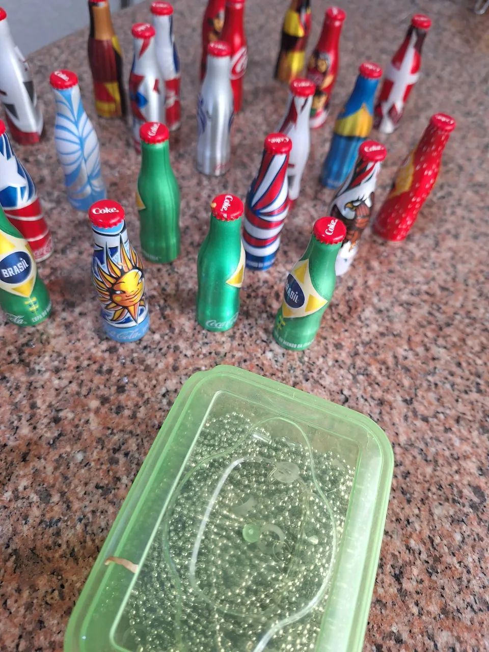 Coleção 32 garrafinhas da coca em alumínio - Foto 3