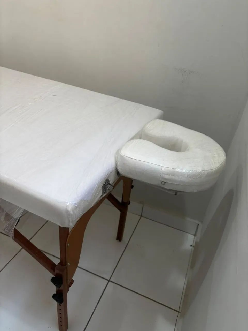 Vende-se maca estética corporal e e facial  