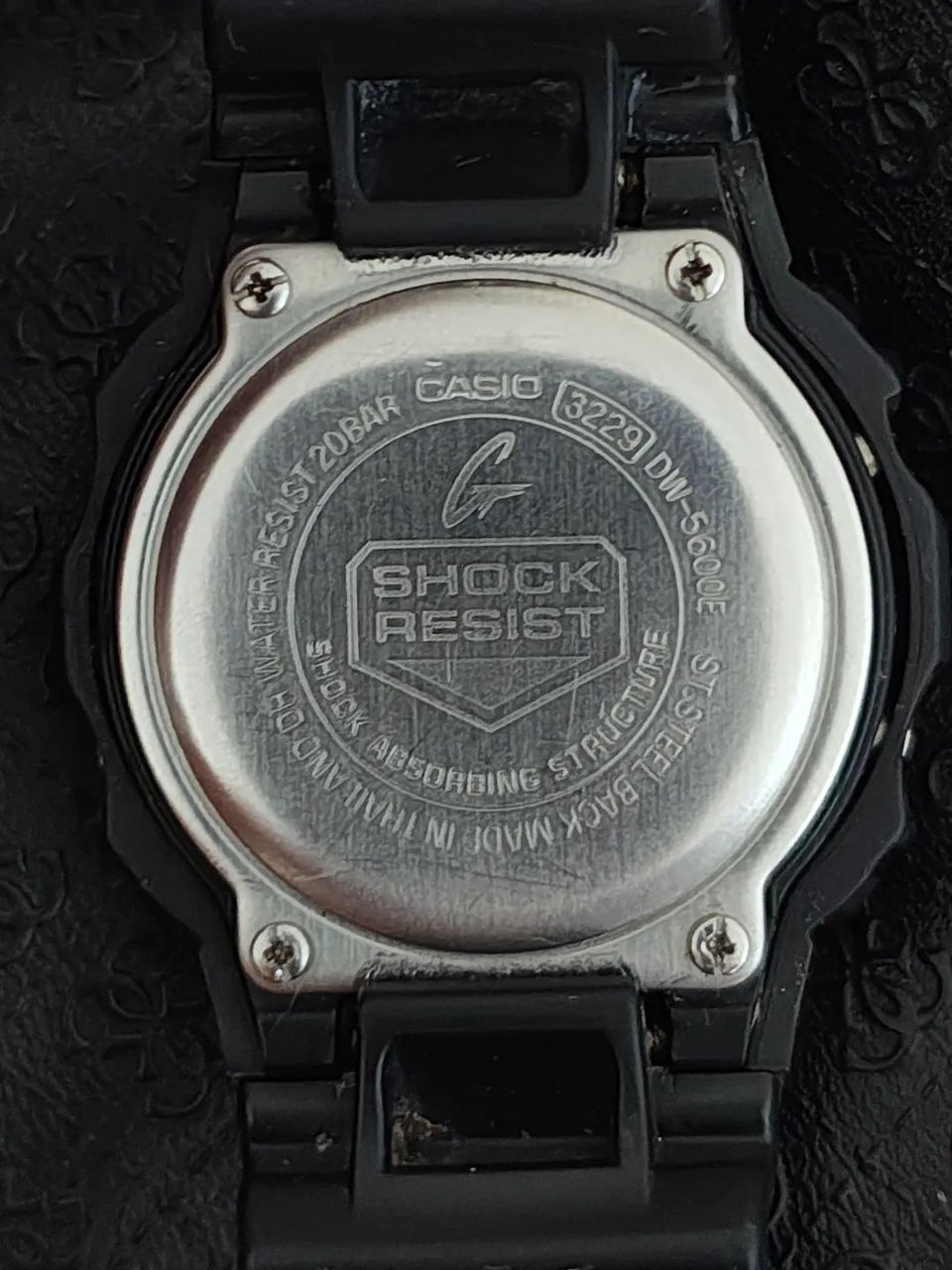 Relógio Digital Masculino G-SHOCK da CASIO DW-5600E-1VDF - Foto 2