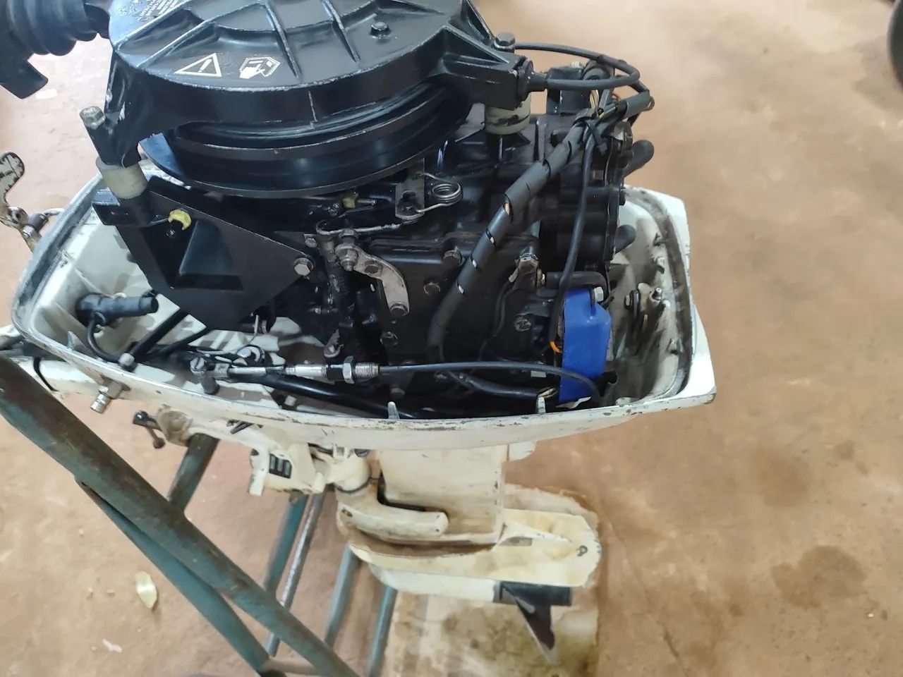 Motor de popa Johnson 25 moderno. * - Foto 4