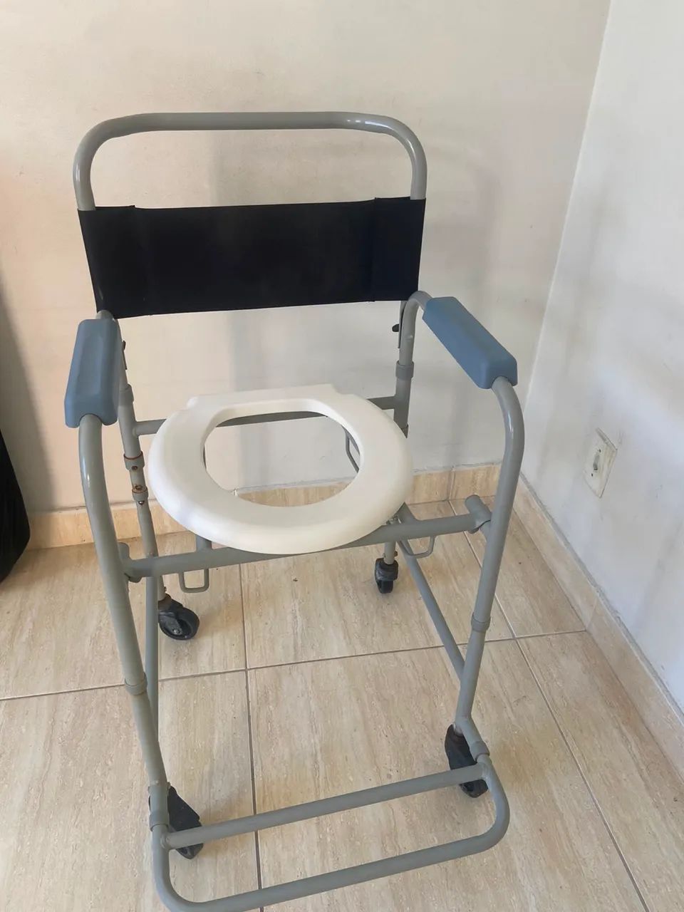 Cadeira higiênica  - Foto 4