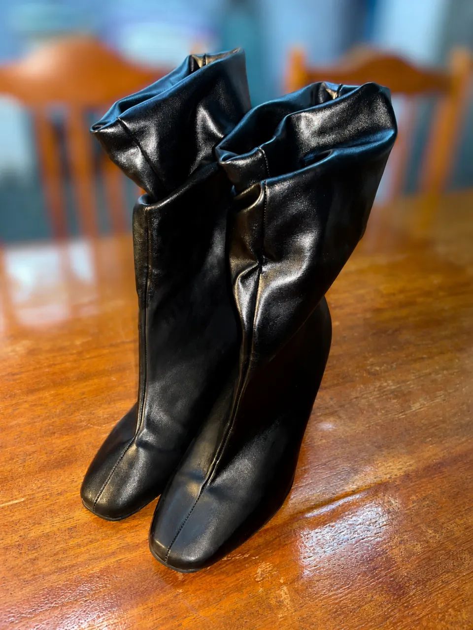 Bota preta Slouchy Constance