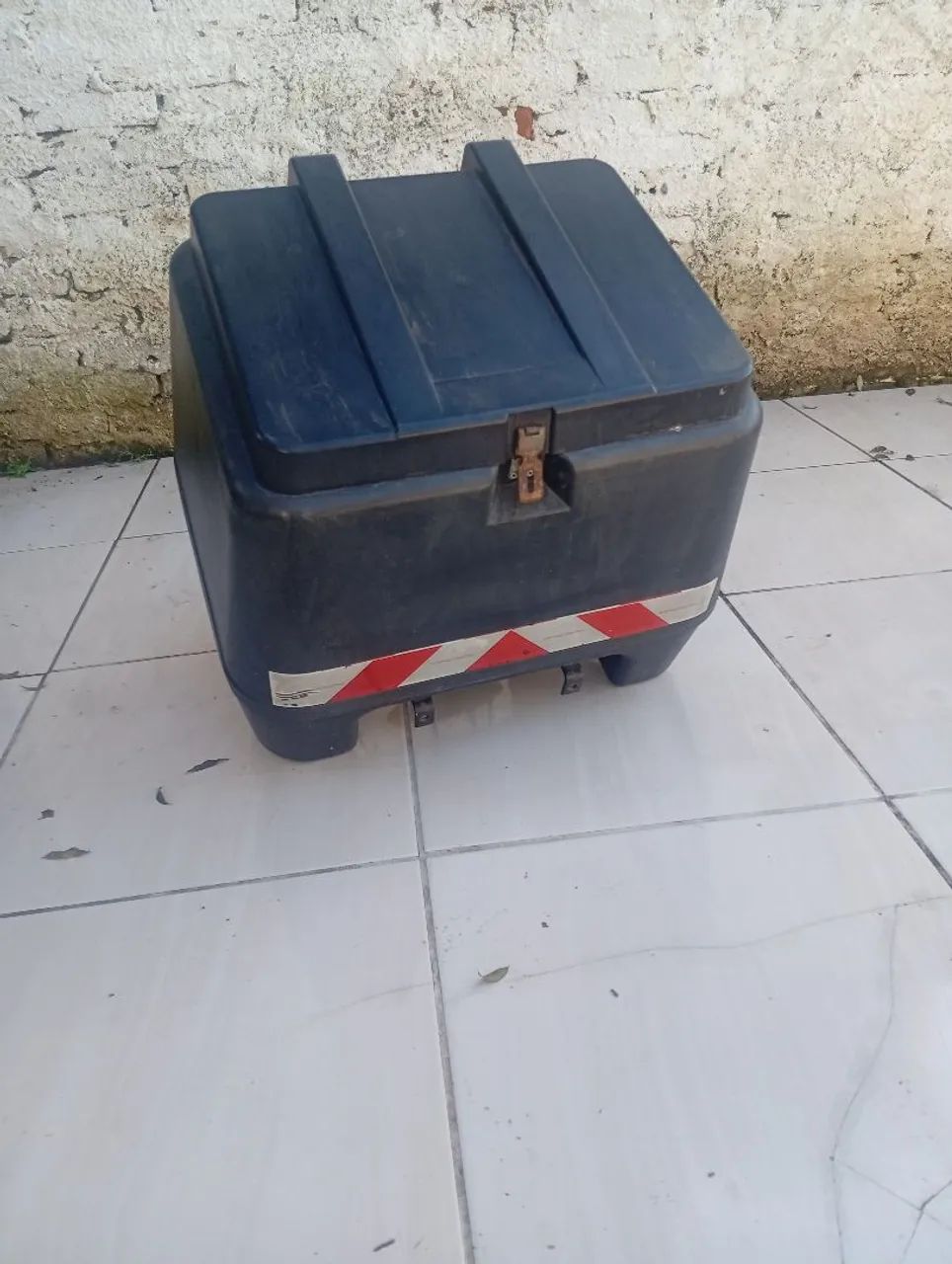 Baú de moto 80 litros com suporte 