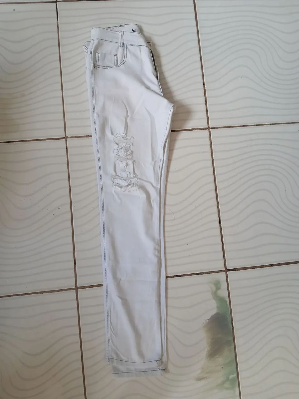 Calça rasgada  - Foto 2