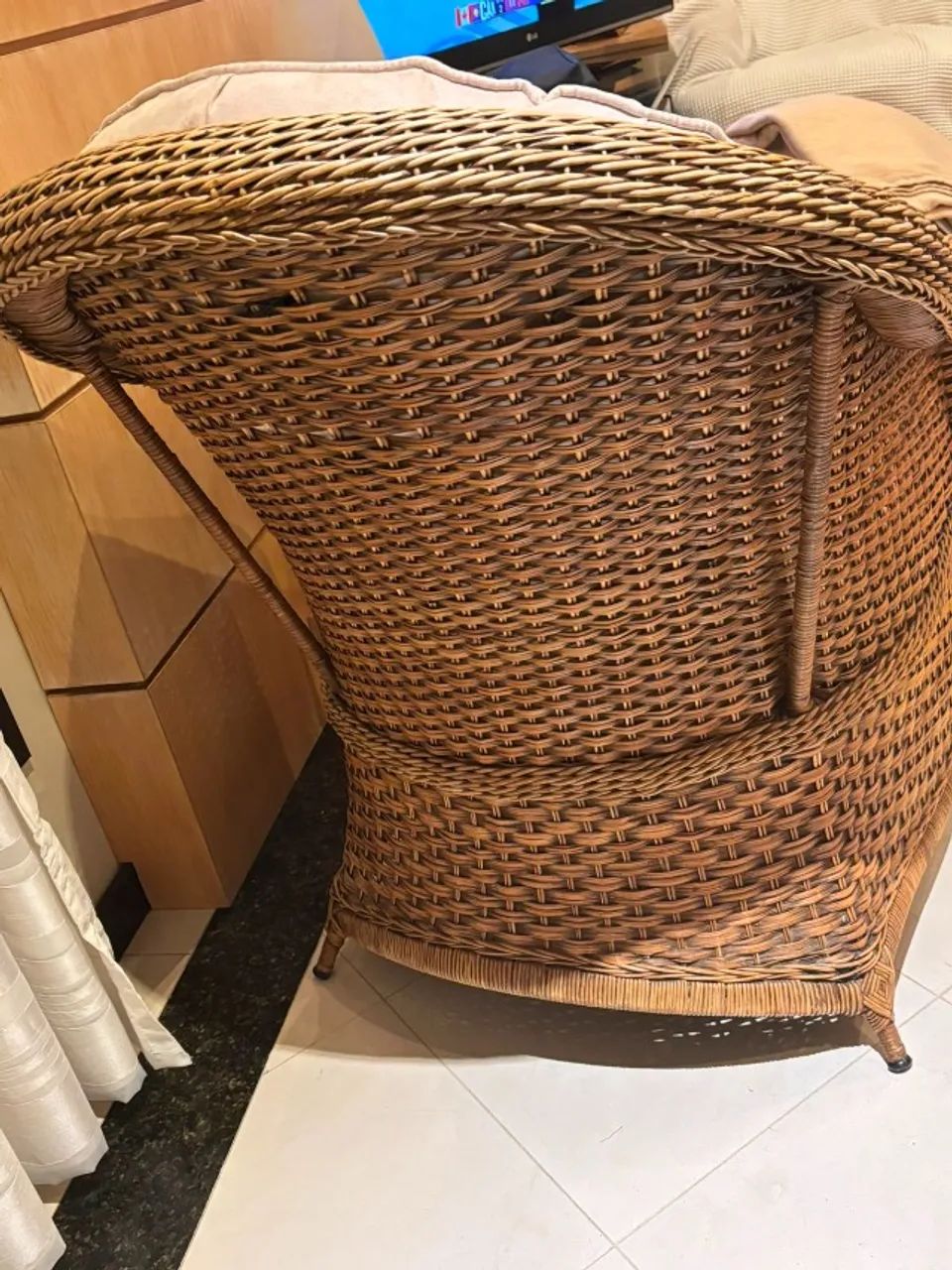 Conjunto com 2 poltronas em rattan e 1 puff - Foto 3