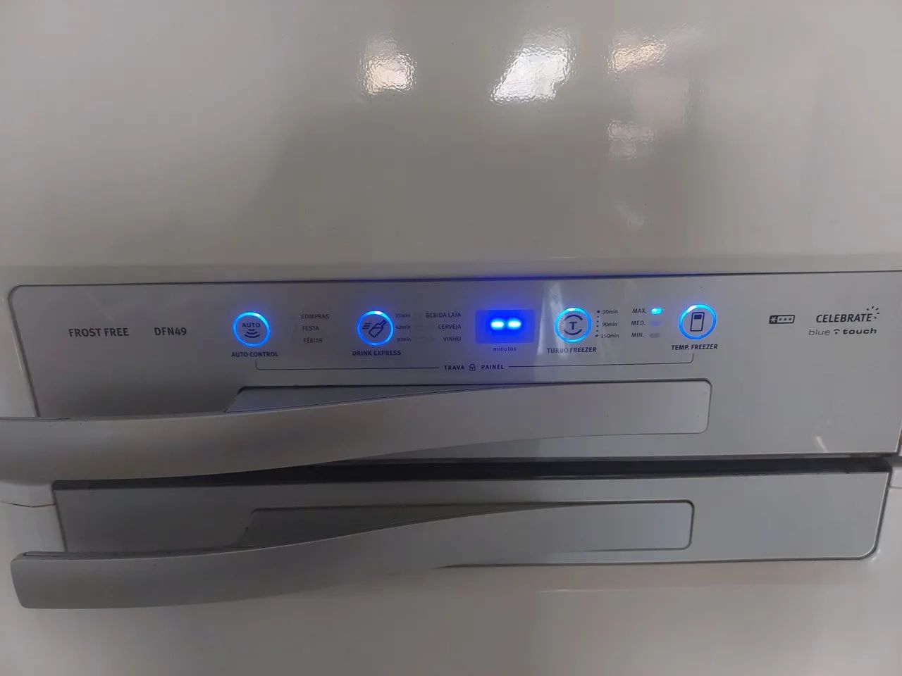 Geladeira eletrolux frost free 409 litros bem conservada  - Foto 3