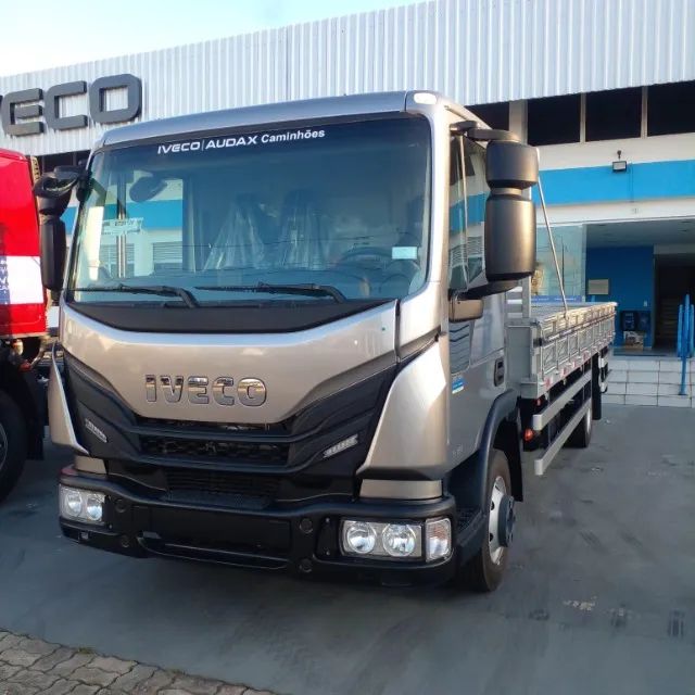 Tector 9 190 Com carroceria vicunha