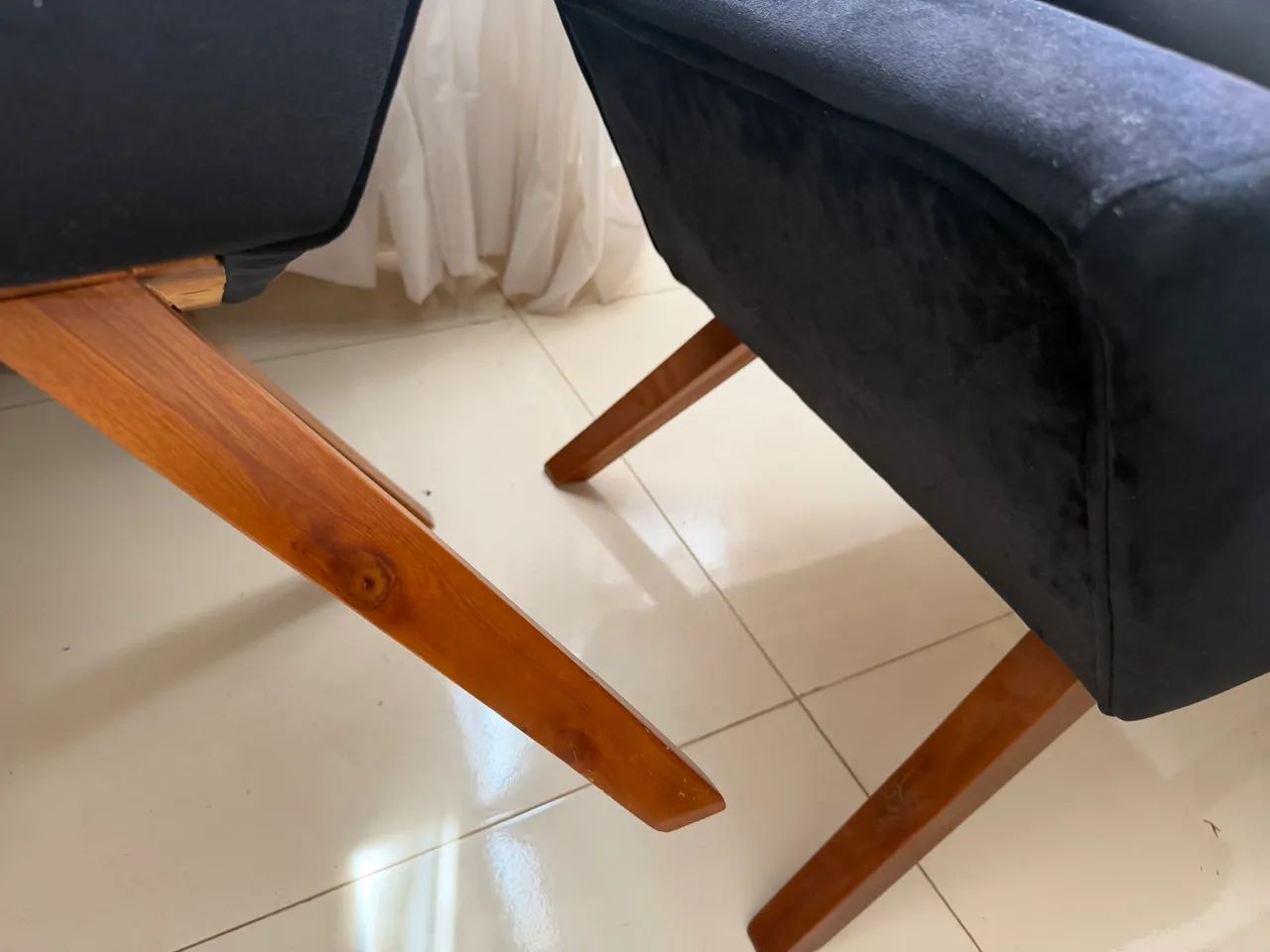 Poltrona veludo preta  - Foto 4