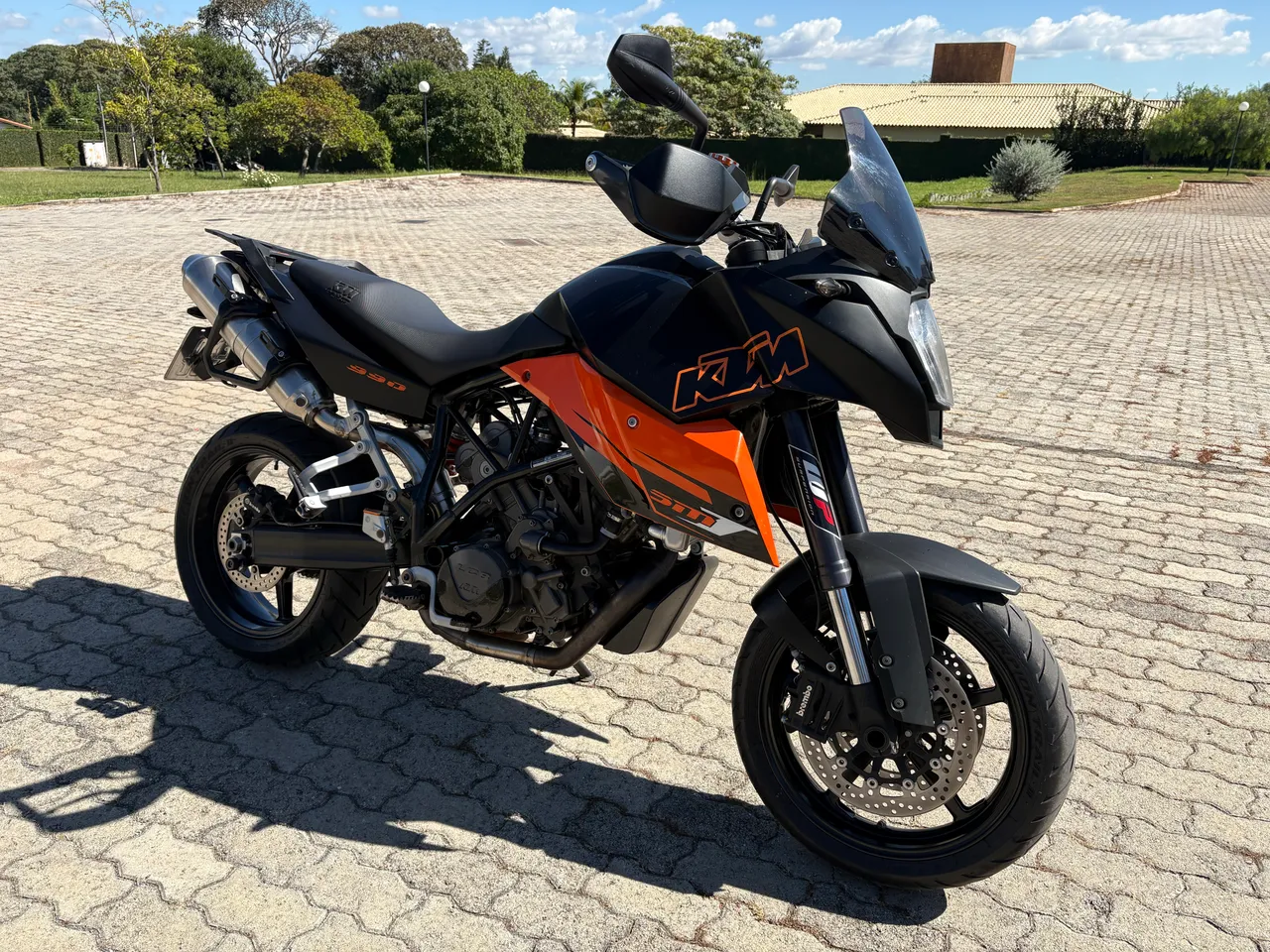 Motos KTM Supermoto 990 T no Brasil
