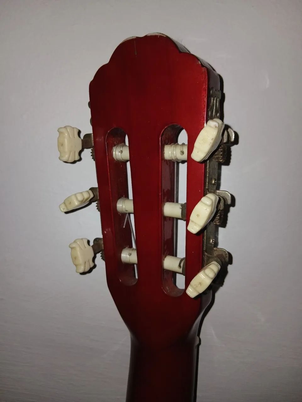 Violão, em perfeito estado, precisa trocar uma corda - Foto 3