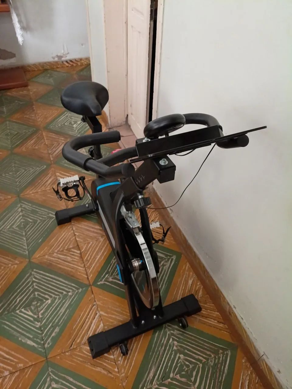 Bicicleta ergométrica academia. - Foto 3